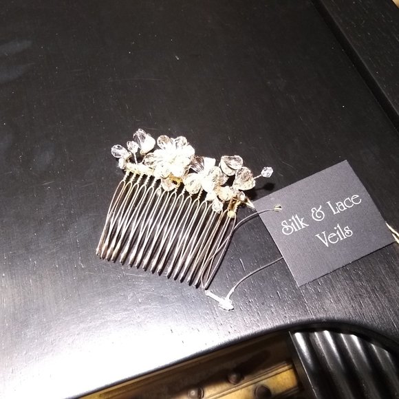 NWT! CLEARANCE! Bridal/Formal Hairpiece - Picture 2 of 7